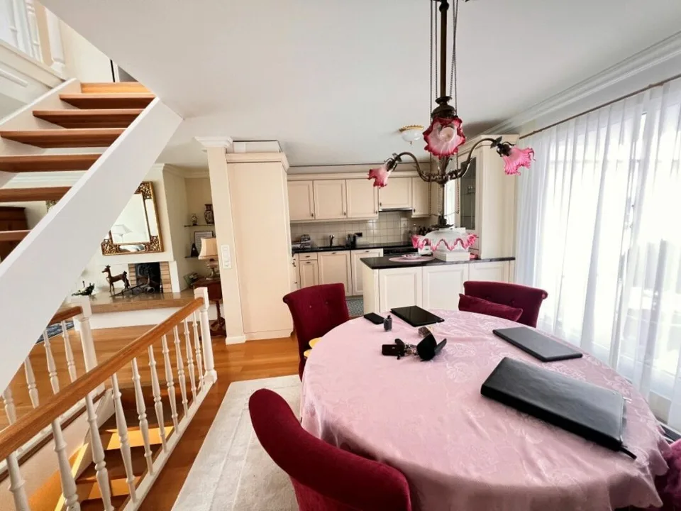 Maison de ville avec ambiance de jardin