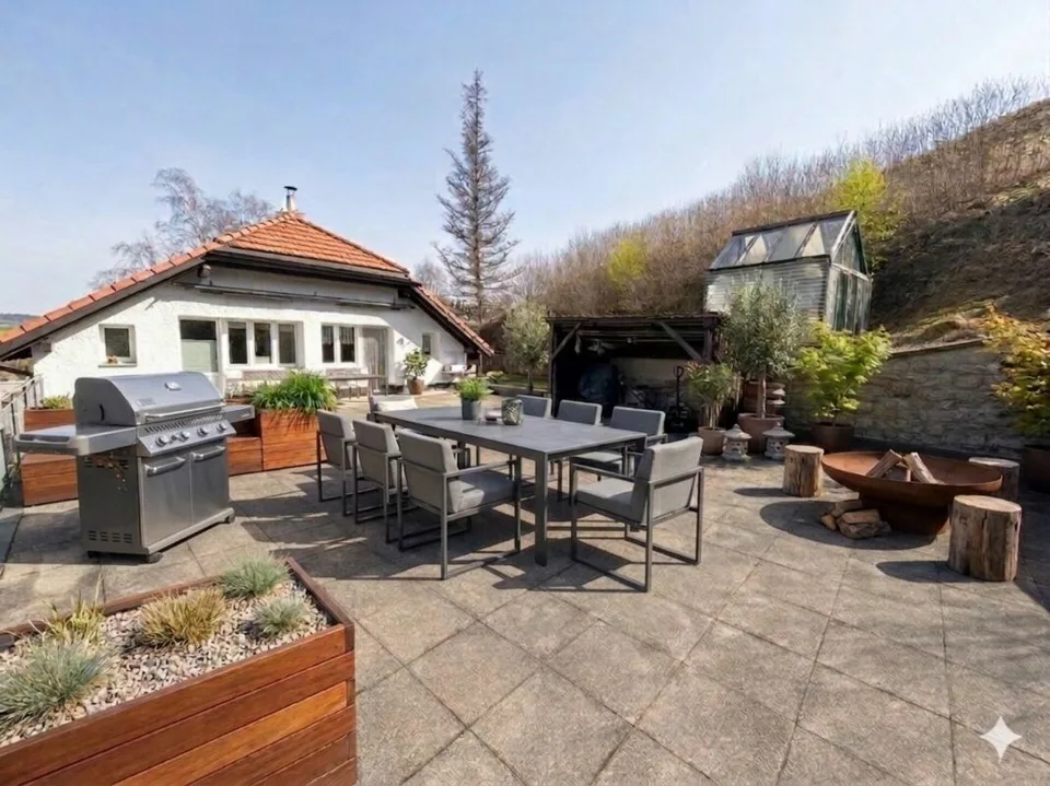 Belle maison familiale avec 6 grands garages