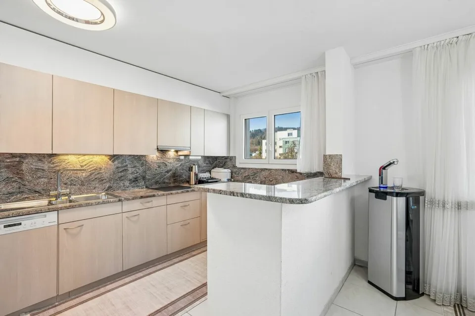 Ihr neues Zuhause: 170 m² Wohnkomfort mit Wintergarten und Cheminée