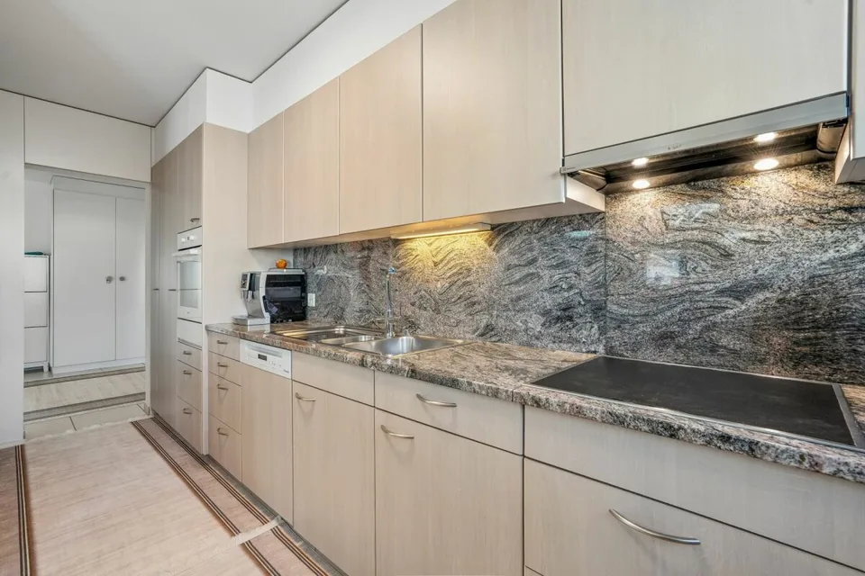 Ihr neues Zuhause: 170 m² Wohnkomfort mit Wintergarten und Cheminée