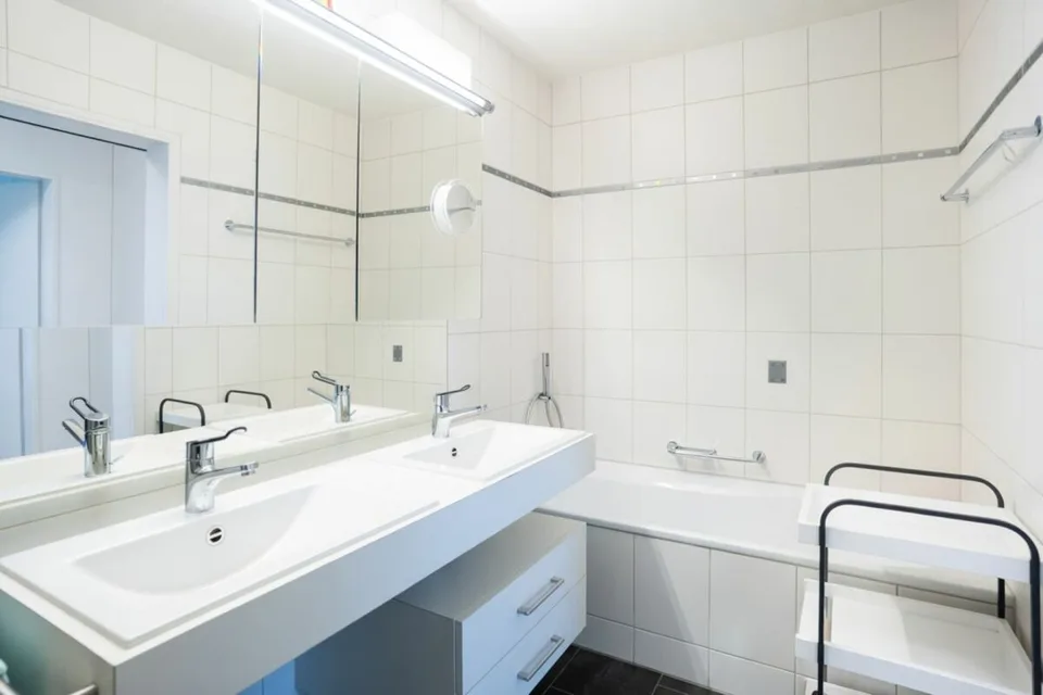 STILVOLLE 5.5 ZIMMER TERRASSENWOHNUNG MIT 67 M2 TERRASSE