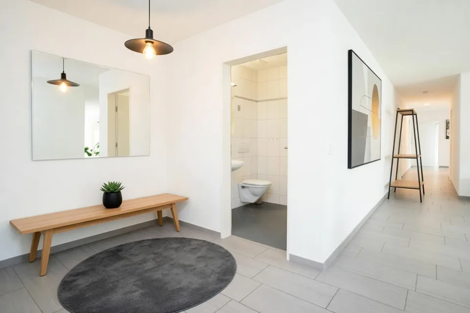 STILVOLLE 5.5 ZIMMER TERRASSENWOHNUNG MIT 67 M2 TERRASSE