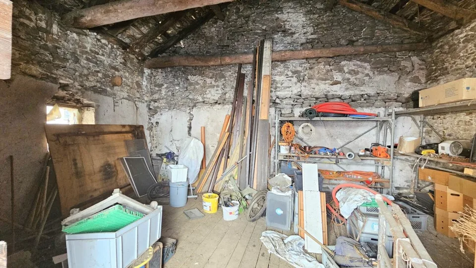 RUSTICO DA RISTRUTTURARE A GNOSCA