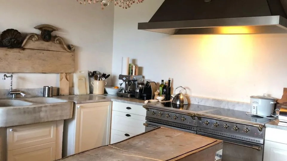 Maison de charme rénovée à vendre à Givrins
