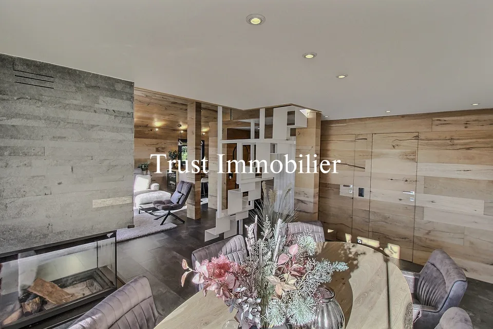 6015. Magnifique chalet à Icogne à Vendre