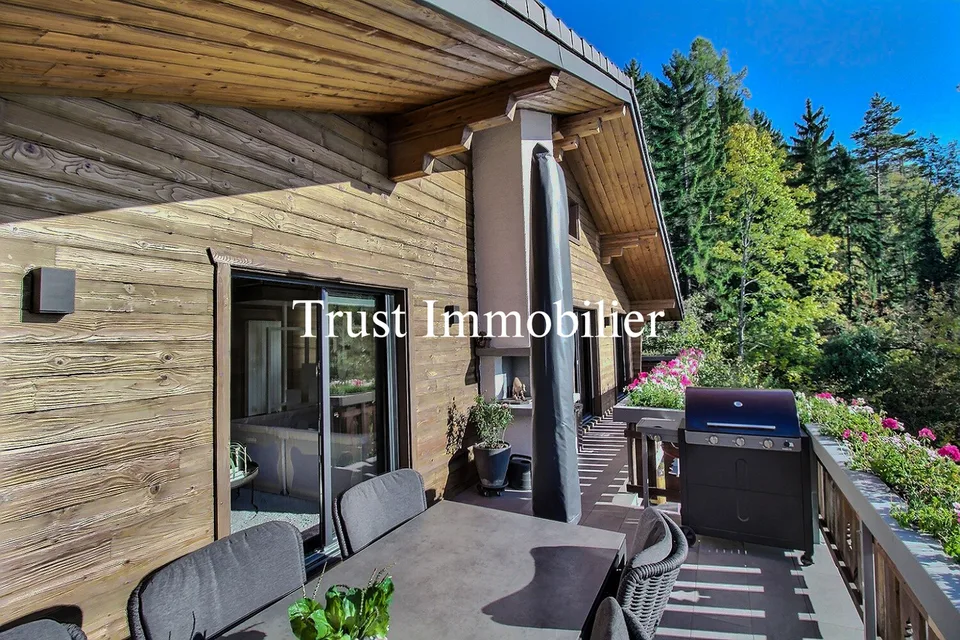 6015. Magnifique chalet à Icogne à Vendre