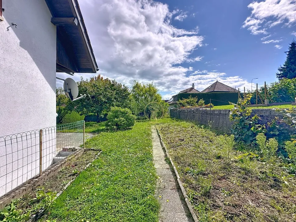 LE MONT-SUR-LAUSANNE - maison jumelle à vendre avec jardin et garage-box