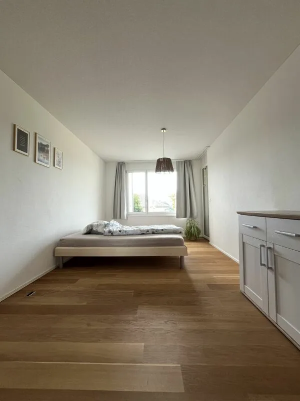 Moderne und lichtdurchflutete 3.5-Zimmer-Parterrewohnung