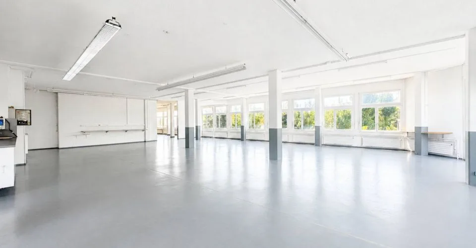 PLAIN-PIED - SURFACE COMMERCIALE &amp; INDUSTRIELLE