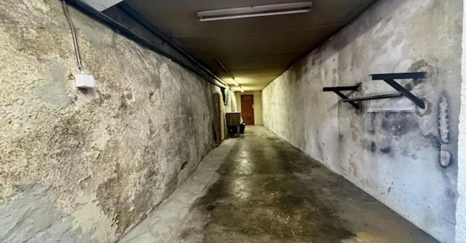 For rent - Commercial space with storage