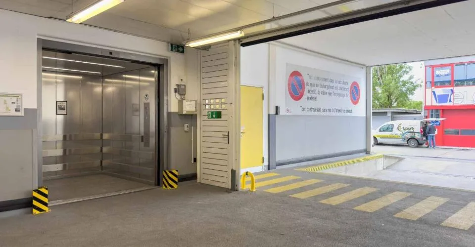 Versatile surface of 47 m² – Chemin du Château-Bloch 10