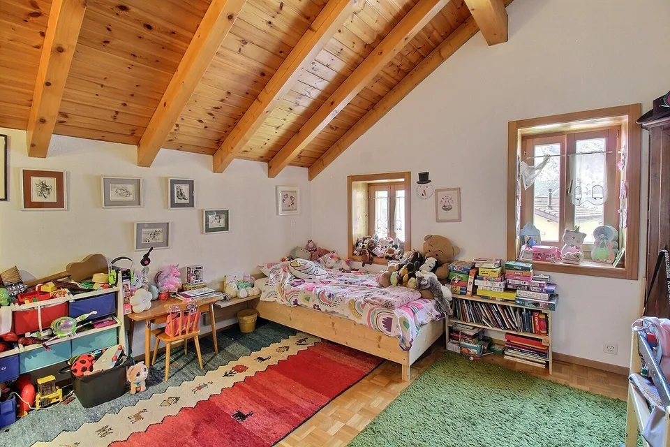 6012M-Casa di villaggio con 3 appartamenti nel cuore di Riddes