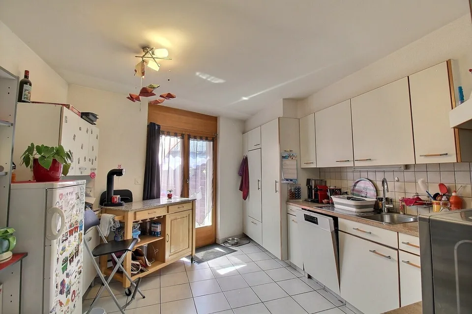 6012M-Casa di villaggio con 3 appartamenti nel cuore di Riddes