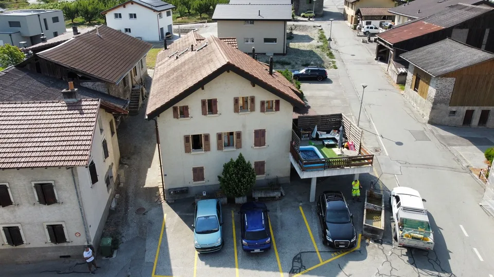 6012M-Casa di villaggio con 3 appartamenti nel cuore di Riddes