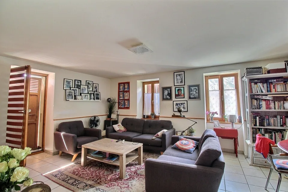 6012M-Casa di villaggio con 3 appartamenti nel cuore di Riddes