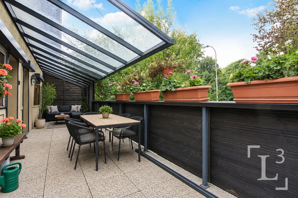 Immeuble mixte avec local commercial et appartements