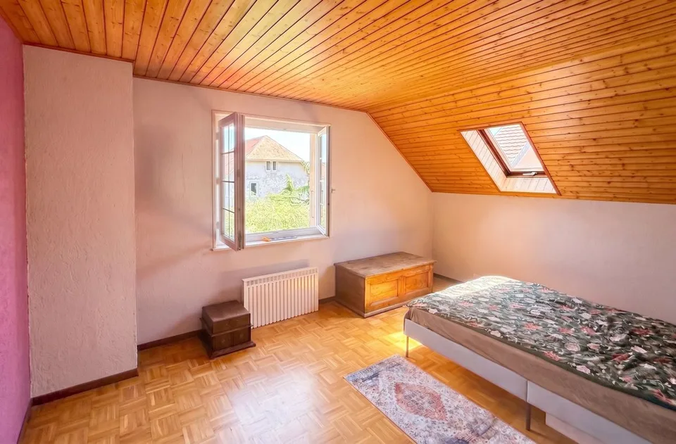 Casa familiare con giardino, a un minuto a piedi dalla scuola