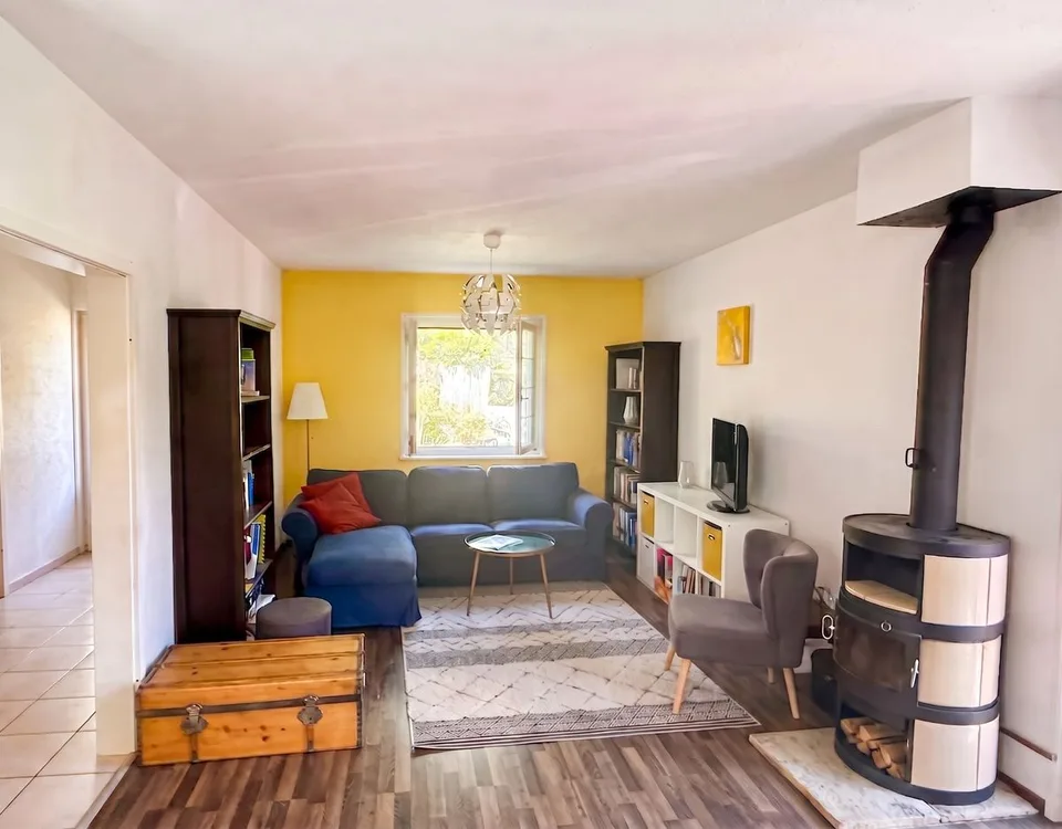 Casa familiare con giardino, a un minuto a piedi dalla scuola