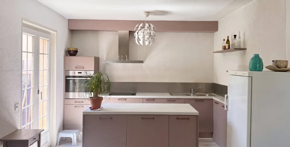Casa familiare con giardino, a un minuto a piedi dalla scuola