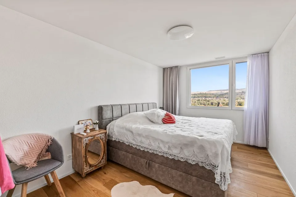 Helles 4.5-Zimmer-Haus mit Aussicht in Schwaderloch