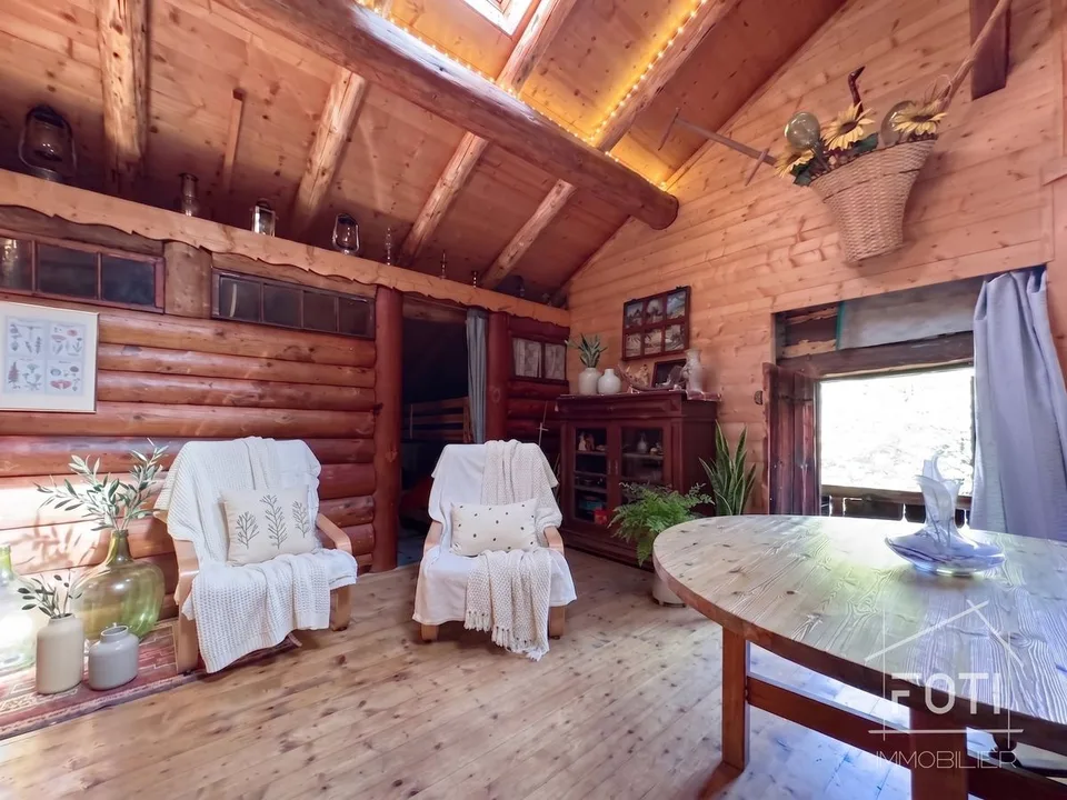 Bien rare - Chalet de 7,5 pièces niché dans 28'000 m² de forêt et de prairie.