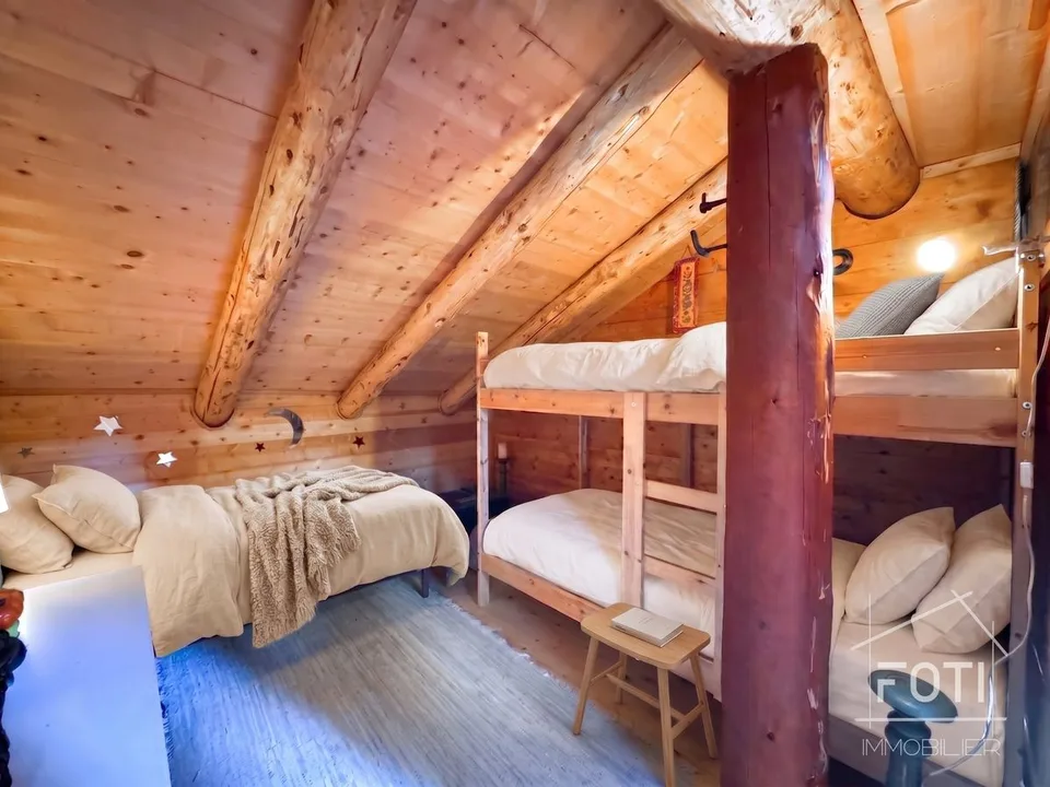 Bien rare - Chalet de 7,5 pièces niché dans 28'000 m² de forêt et de prairie.