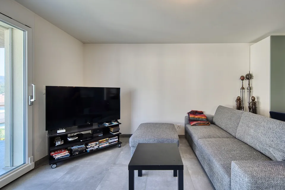 Bel appartement traversant de 3.5 pièces avec échappée lac
