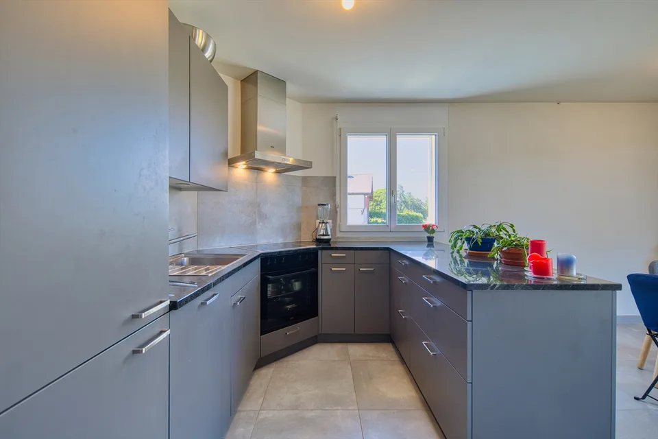 Bel appartement traversant de 3.5 pièces avec échappée lac