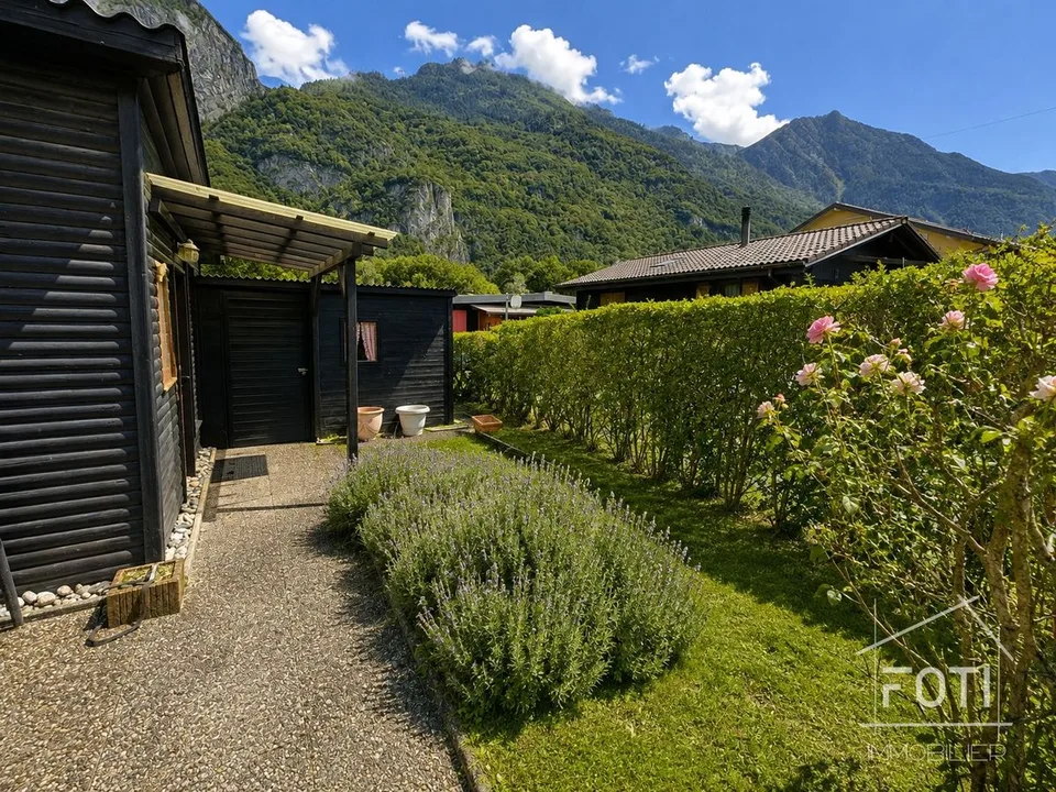 Bungalow de 2.5 Pièces avec Vue à Saint-Maurice à rénover.