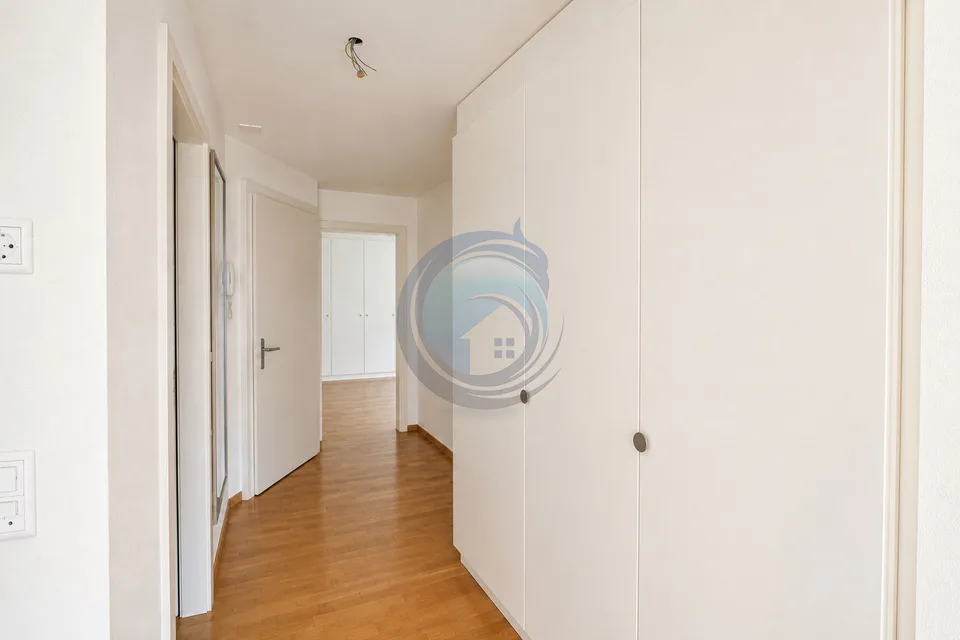 MAGNIFIKANTE 3,5-ZIMMER-WOHNUNG IM HERZEN VON BLONAY