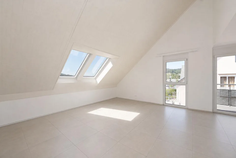 3.5 ZIMMER DACHWOHNUNG + 27m2 KREATIVRAUM
