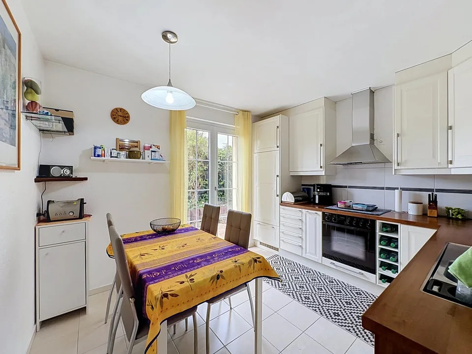 Casa familiare di 5-6 locali, lontano da rumori