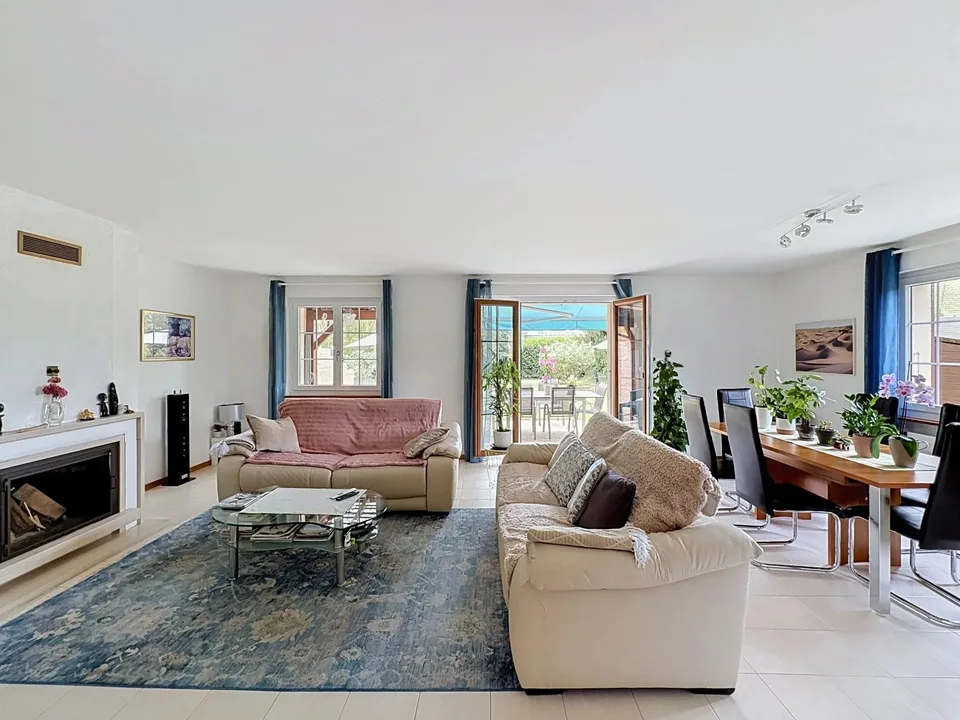 Casa familiare di 5-6 locali, lontano da rumori