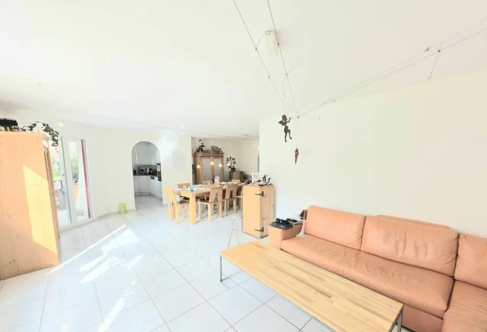 Verkauft, Viel Platz zum Leben! Familienfreundliche Gartenwohnung in Muttenz