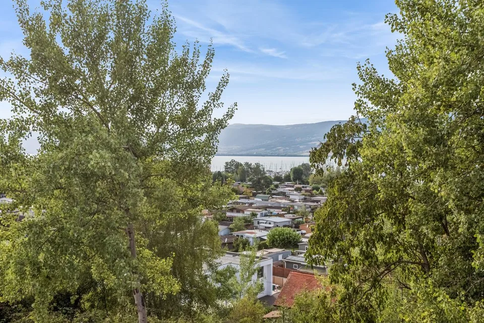 Attique avec magnifique vue sur le lac et une grande terrasse