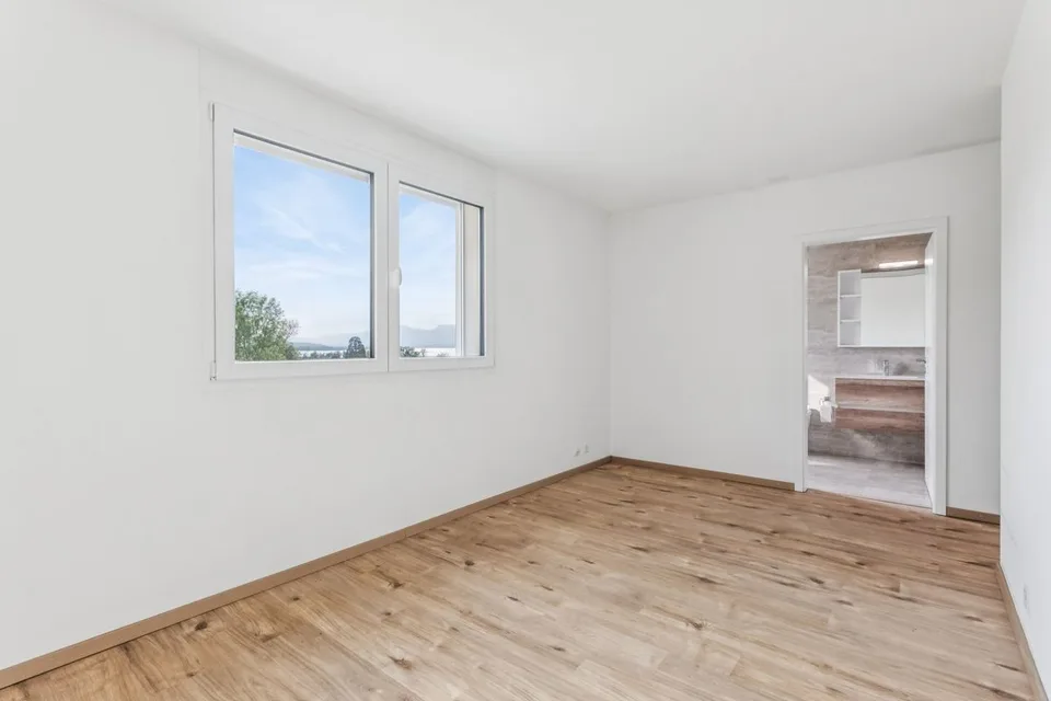 Attique avec magnifique vue sur le lac et une grande terrasse