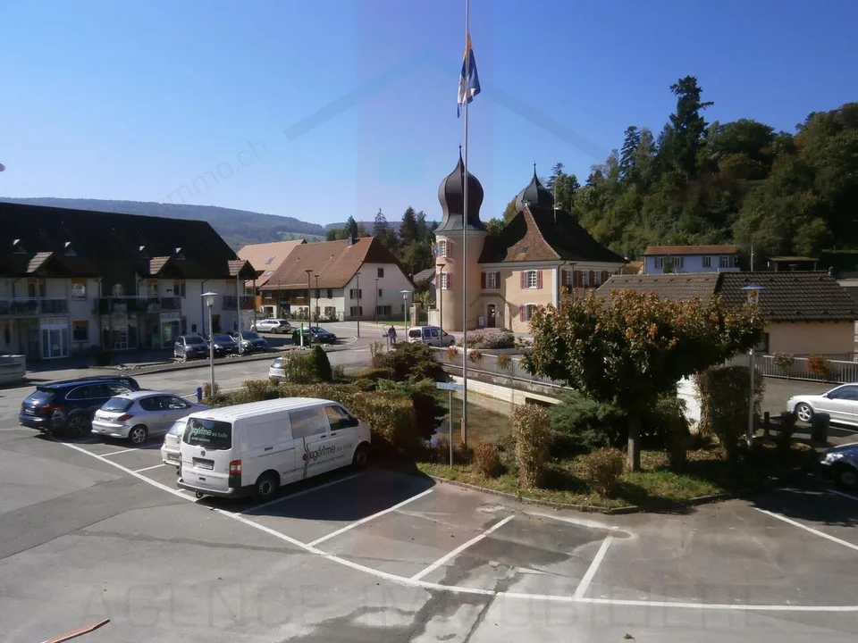 Building in the center of the village of Fontenais