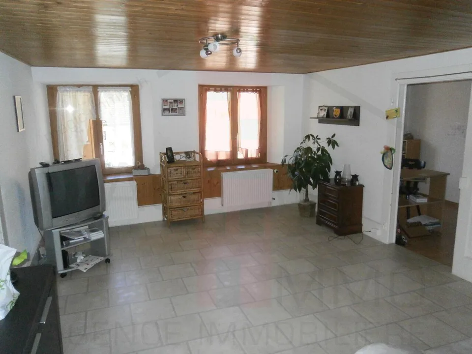 Building in the center of the village of Fontenais