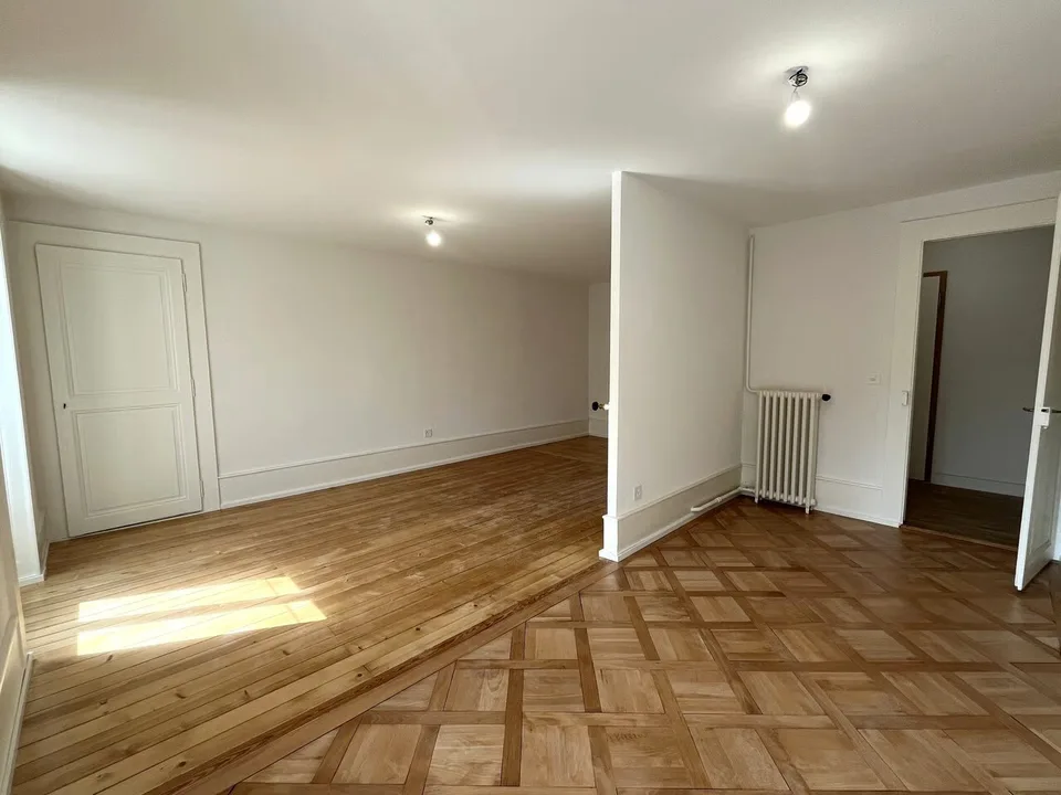 Magnifique 3.5 pièces rénové avec balcon et jardin à Yverdon-les-Bains – photo 5 sur 8
