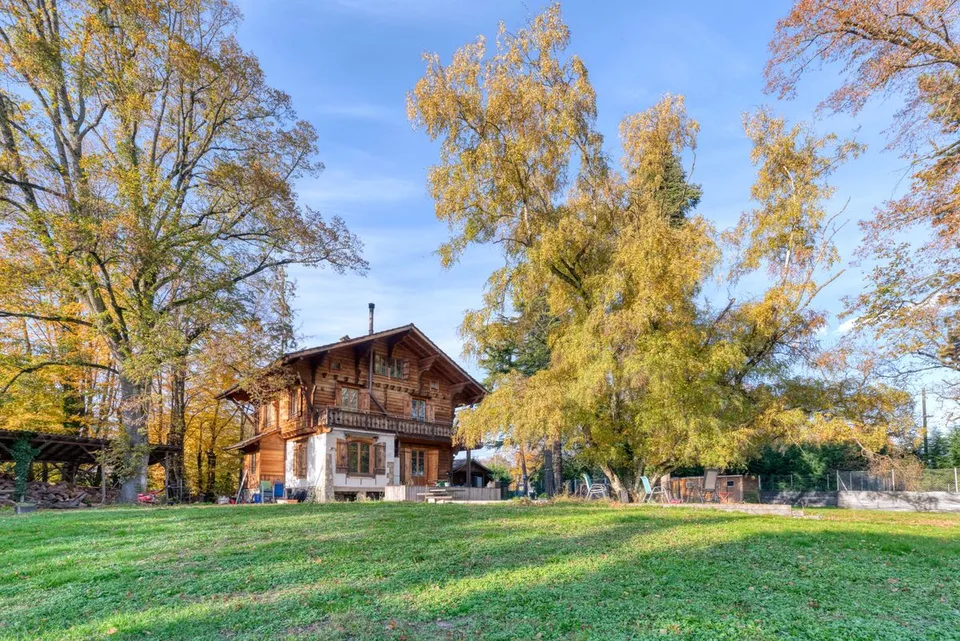 Proprietà affascinante nel cuore di un parco alberato di oltre 4.000 m2 – foto 10 di 26