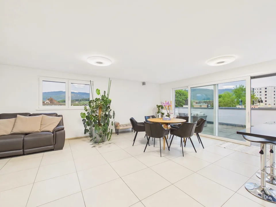 Moderne Penthouse-Wohnung mit Panorama-Terrasse in Delémont – Foto 3 von 22