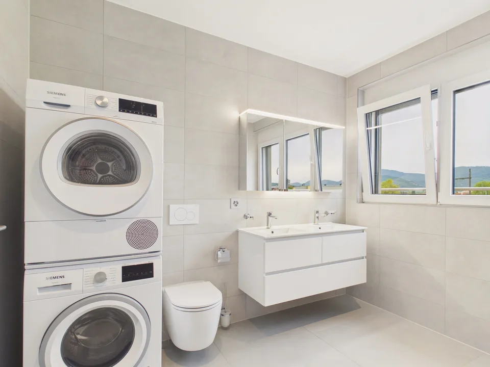 Appartamento attico esclusivo con grande terrazza e zona residenziale tranquilla – foto 12 di 26