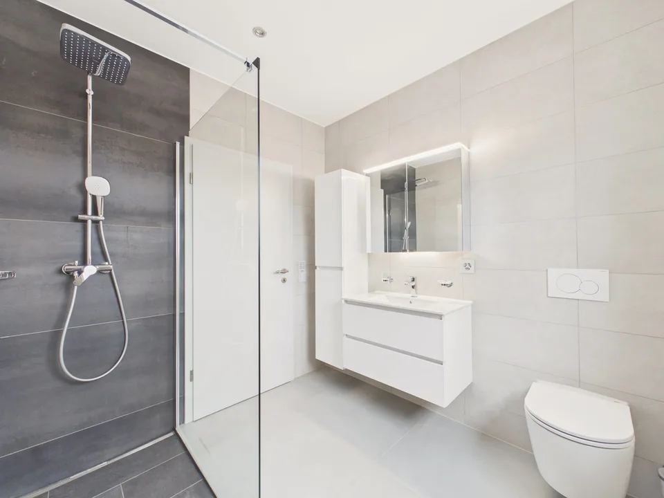 Appartamento attico esclusivo con grande terrazza e zona residenziale tranquilla – foto 7 di 26