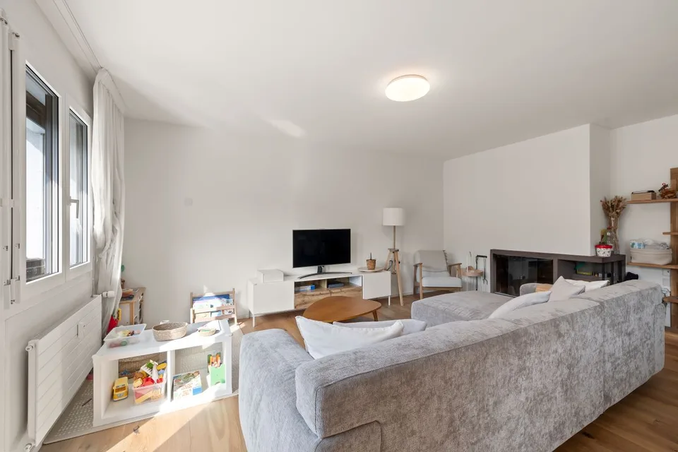 106 m2 di comfort abitativo con carattere di nuova costruzione / completamente ristrutturato / balcone / camino – foto 2 di 13