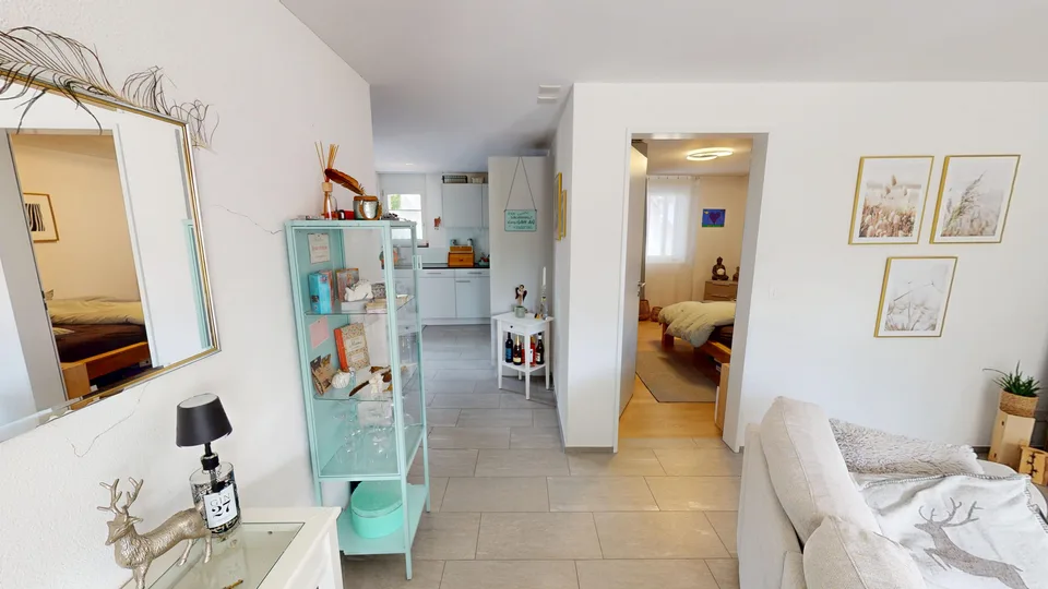 Helle 2.5-Zimmer-Wohnung mit Sitzplatz in Berg am Irchel kaufen – Foto 3 von 10