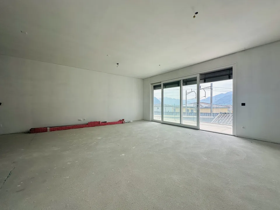 APPARTEMENT LUMINEUX 4.5 PIÈCES AVEC BALCON ET VUE DÉGAGÉE À BELLINZONA – photo 8 sur 11