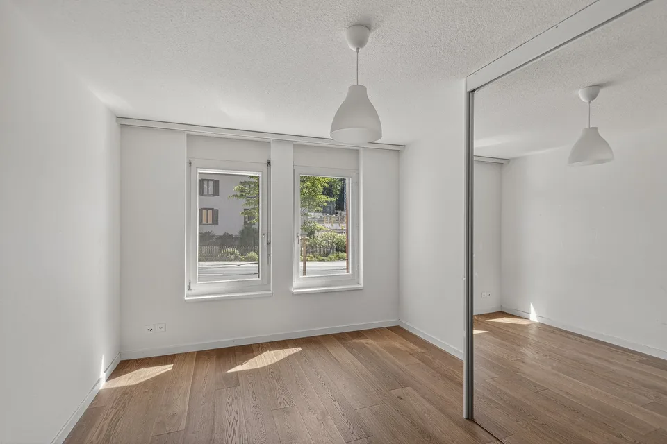 Appartement lumineux de 4 pièces avec balcon et garage à Hünenberg