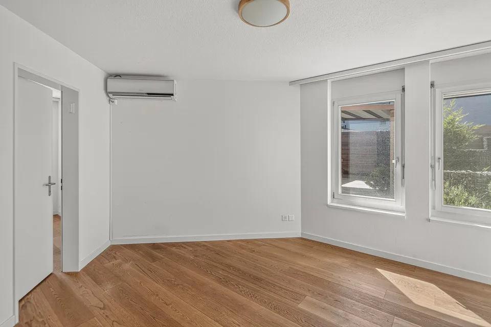 Appartement lumineux de 4 pièces avec balcon et garage à Hünenberg