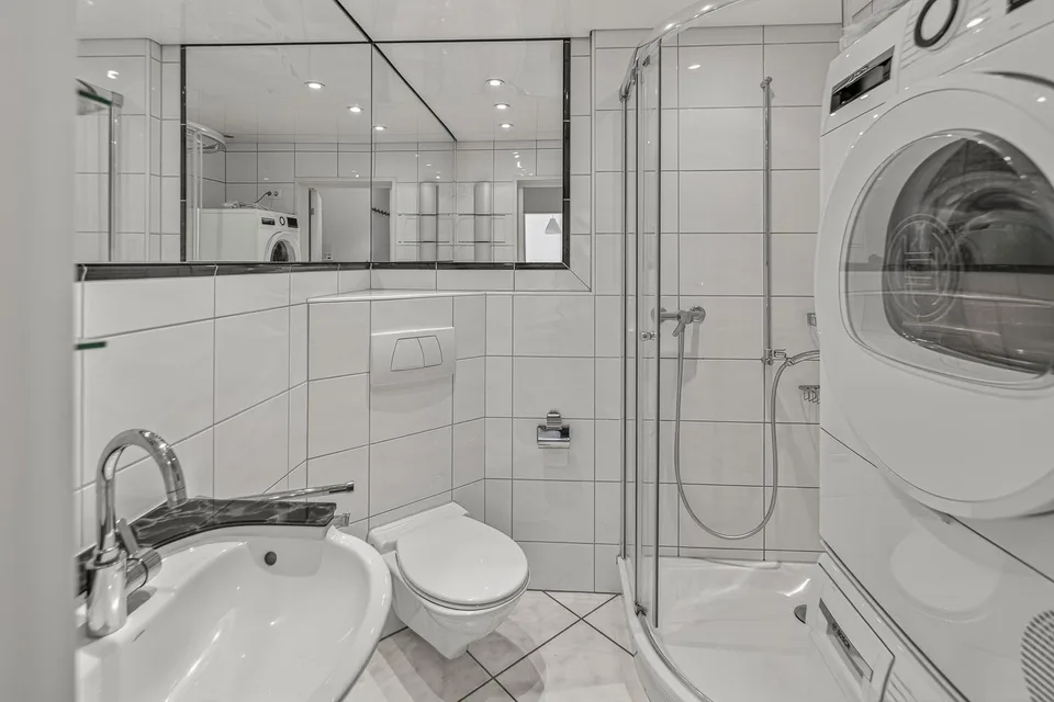 Appartement lumineux de 4 pièces avec balcon et garage à Hünenberg