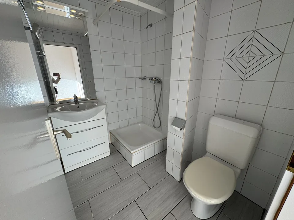 Bright Studio Partially Renovated